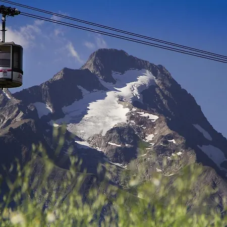 Les 2 Alpes L'oree Des Pistes Ле дез Альп