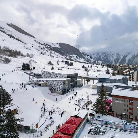 Les 2 Alpes L'oree Des Pistes Ле дез Альп