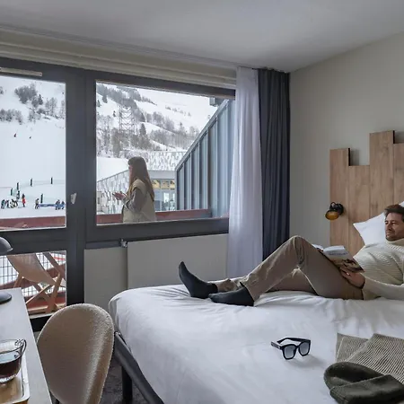 Отель Les 2 Alpes L'oree Des Pistes Ле дез Альп