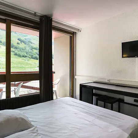 호텔 Les 2 Alpes L'oree Des Pistes 3*