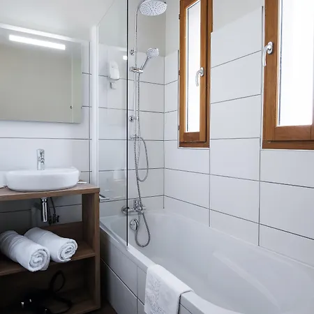 Hotel Les 2 Alpes L'oree Des Pistes Les Deux Alpes