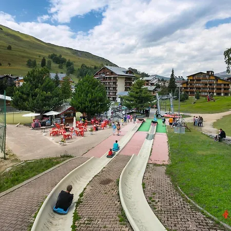 Les 2 Alpes L'oree Des Pistes