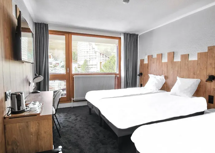 Hotel Les 2 Alpes L'oree Des Pistes 3*